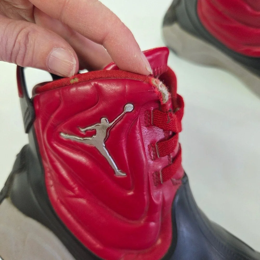 Jordan‎ Drip 23 Rain Boots Kids Size 2Y Black Red Waterproof CT5798-006 Jumpman
